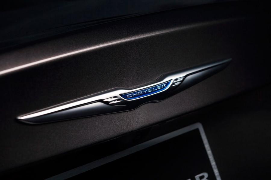  Chrysler 200 2015 года  (фото 136 из 207)